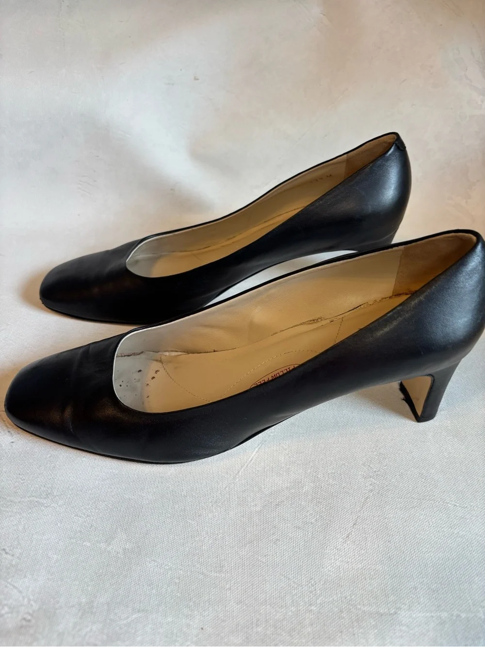 Amalfi Classic Black Italian Leather Women's Pumps, size 12.5, square toe